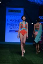 Model walk the ramp for Shivan Naresh Show at Lakme Fashion Week 2013 Day 1 in Grand Hyatt, Mumbai on 22nd March 2013 (111).JPG